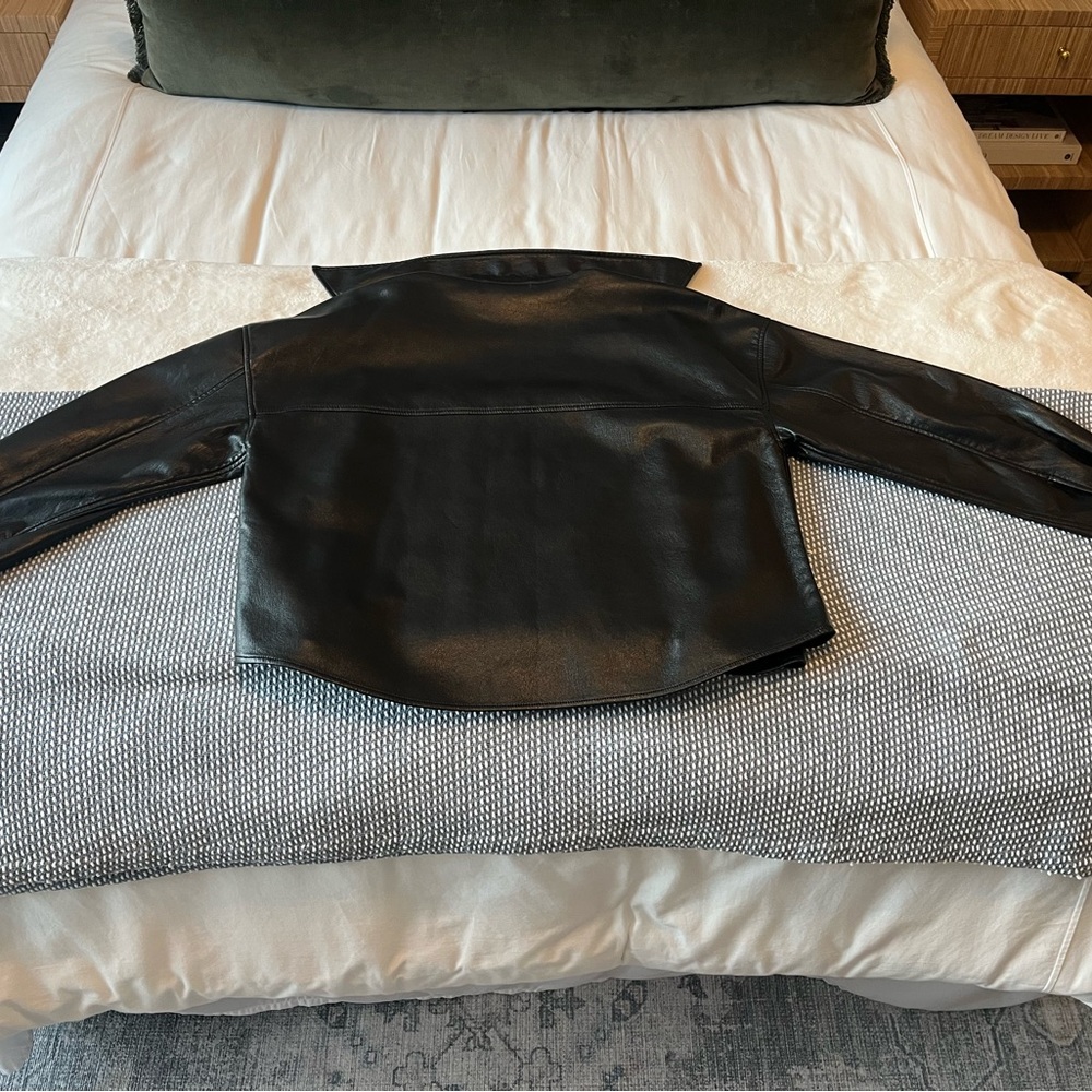 Aritzia Babaton Pelli Hip Shirt Jacket - Picture 5 of 6